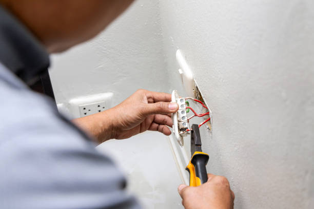 Best Affordable Emergency Electrician  in Clarkson Valley, MO